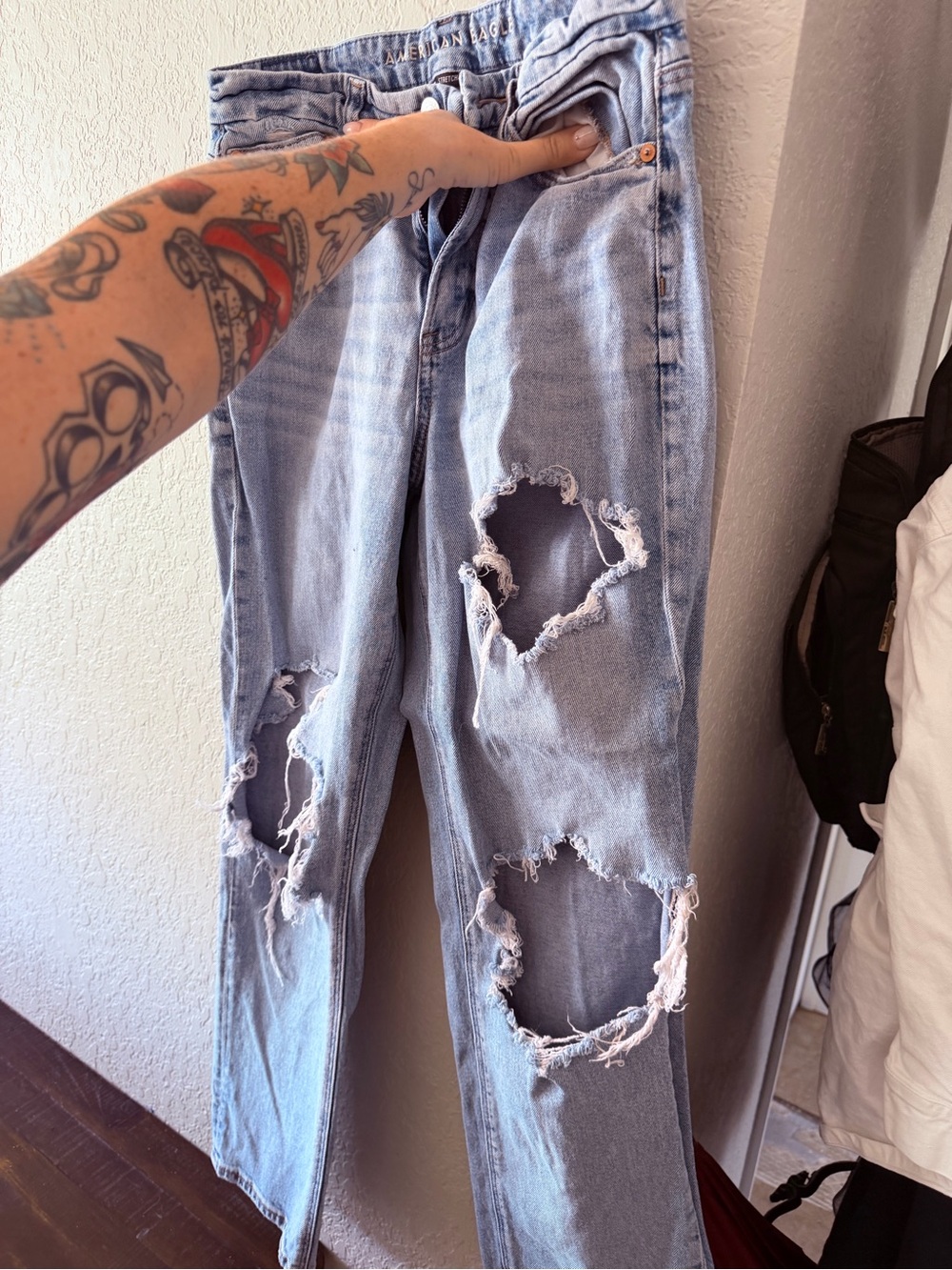 American Eagle Outfitters Light Blue Distressed Boyfriend Jeans